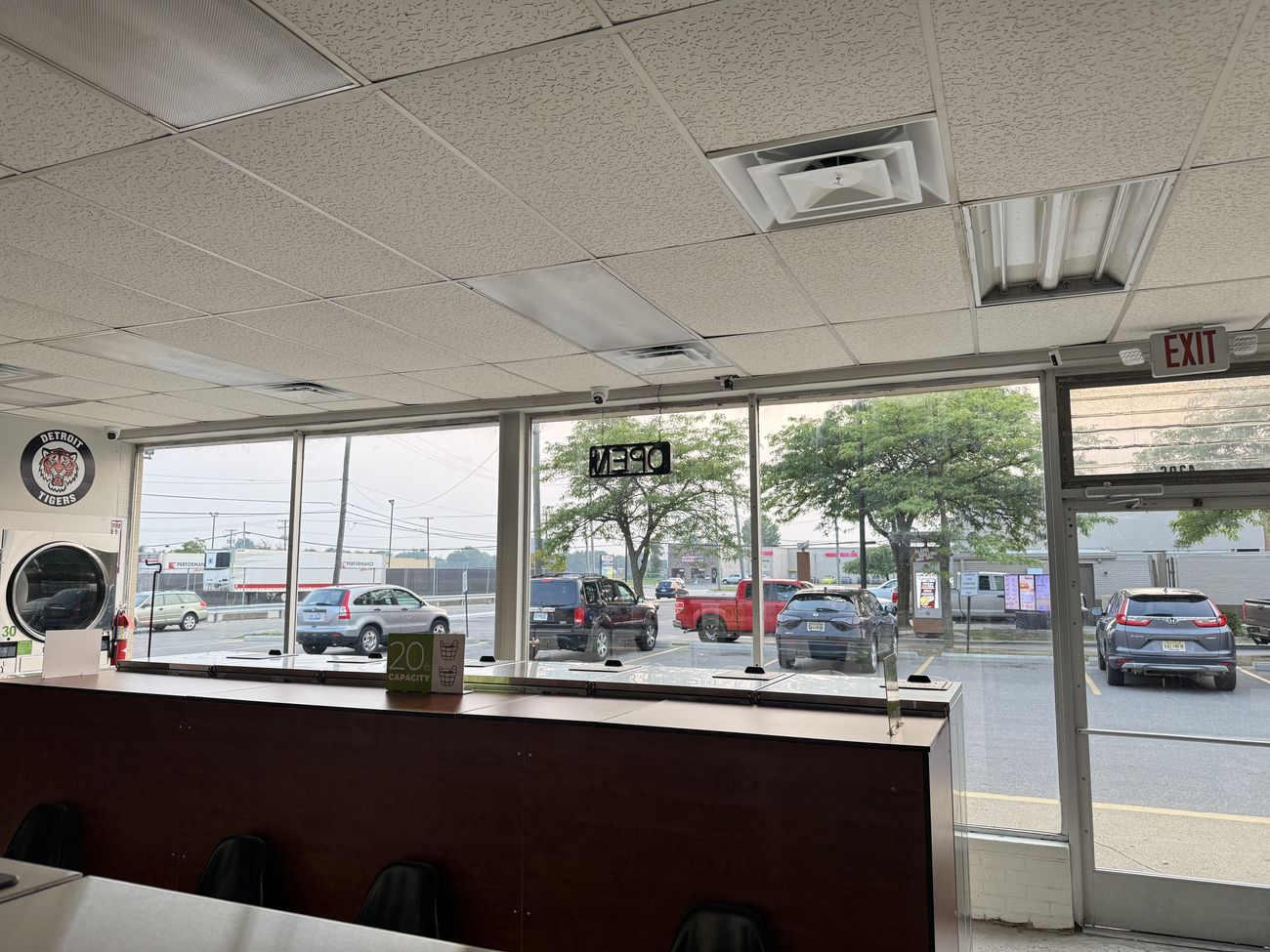 Clean commercial interior windows in Warren